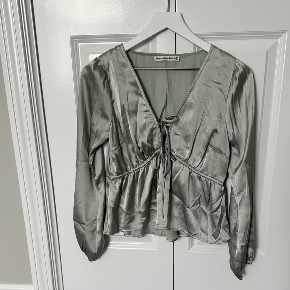 Abercrombie & Fitch Green Tie Front Peplum Blouse
